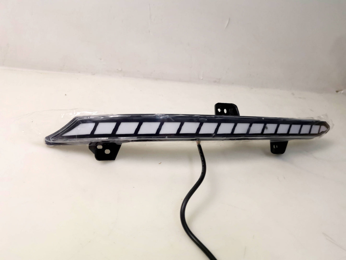 V2 White LED Reflector Lights